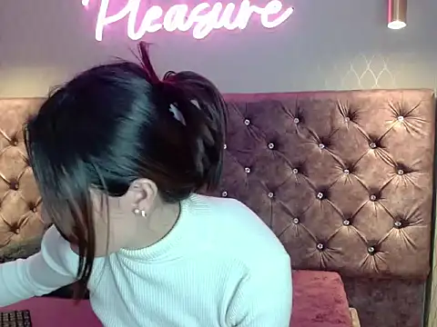 CataleyaDamourx online show from 16, 12, 2025