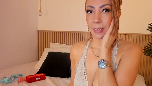 Snapshot of Samantha_Sra_ chatting on 21, 5, 2026 Samantha Sra online show from 21, 5, 2026