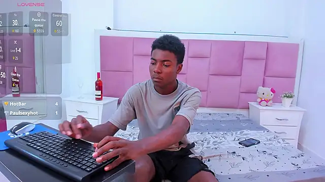 NoahJhonson69 online show from 26, 11, 2025