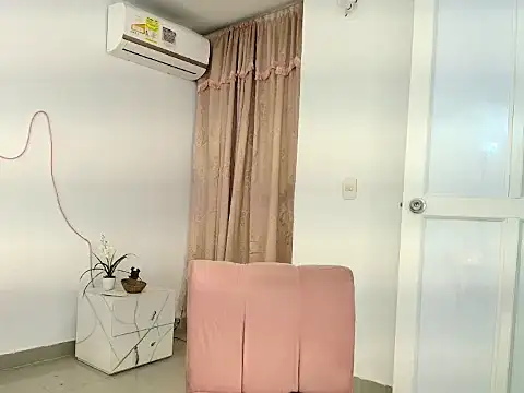 Luna lexy04 online show from 1, 4, 2026