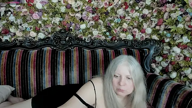 Snapshot of mariabelladonna chatting on 2, 5, 2026 mariabelladonna online show from 2, 5, 2026