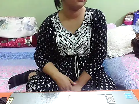 TwinRose2000 online show from 6, 1, 2026