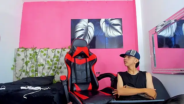 MiaAndTeylor online show from 21, 11, 2025