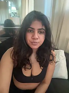 TiaBella  online show from 25, 2, 2026