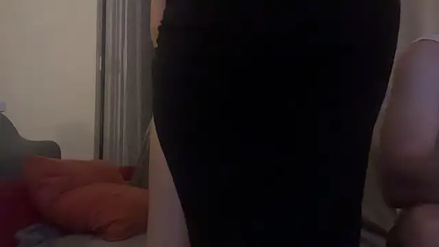 Snapshot of ellafr13 chatting on 4, 12, 2025 ellafr13 online show from 4, 12, 2025