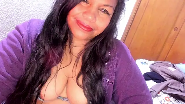Snapshot of ebonycamelia chatting on 26, 4, 2026 ebonycamelia online show from 26, 4, 2026