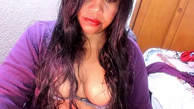 Snapshot of ebonycamelia chatting on 3, 5, 2026 ebonycamelia online show from 3, 5, 2026