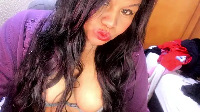 Snapshot of ebonycamelia chatting on 8, 5, 2026 ebonycamelia online show from 8, 5, 2026