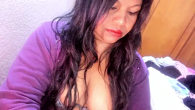 Snapshot of ebonycamelia chatting on 10, 5, 2026 ebonycamelia online show from 10, 5, 2026
