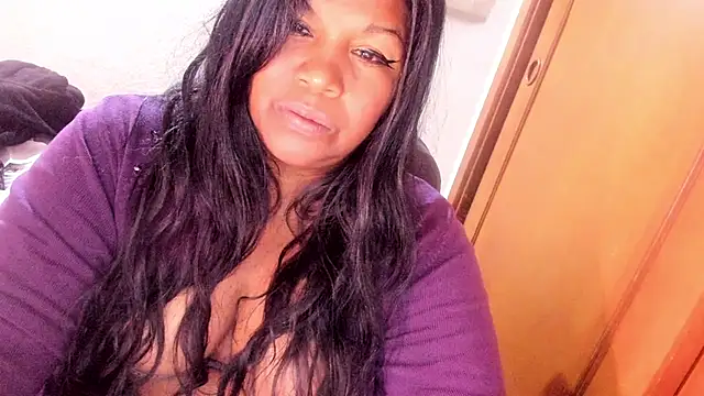Snapshot of ebonycamelia chatting on 11, 5, 2026 ebonycamelia online show from 11, 5, 2026