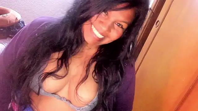 Snapshot of ebonycamelia chatting on 8, 6, 2026 ebonycamelia online show from 8, 6, 2026