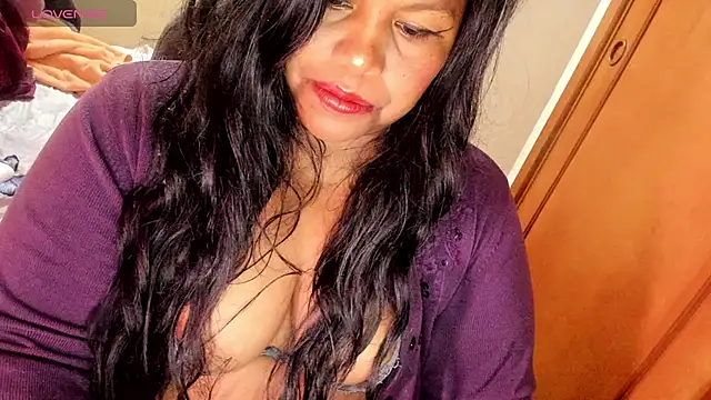 Snapshot of ebonycamelia chatting on 11, 7, 2026 ebonycamelia online show from 11, 7, 2026