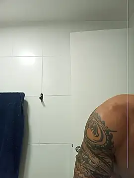 Snapshot of Mbrandan chatting on 22, 11, 2025 Mbrandan online show from 22, 11, 2025