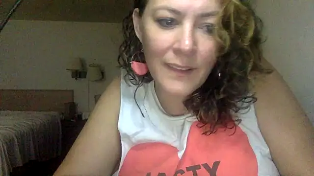 Snapshot of whitecream88 chatting on 30, 11, 2025 whitecream88 online show from 30, 11, 2025