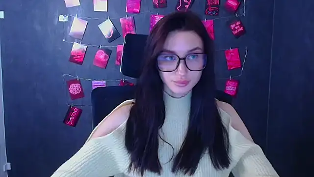 Stella XO online show from 3, 12, 2025