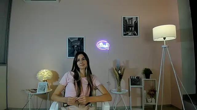 Snapshot of MeredithBlohm chatting on 27, 11, 2025 MeredithBlohm online show from 27, 11, 2025