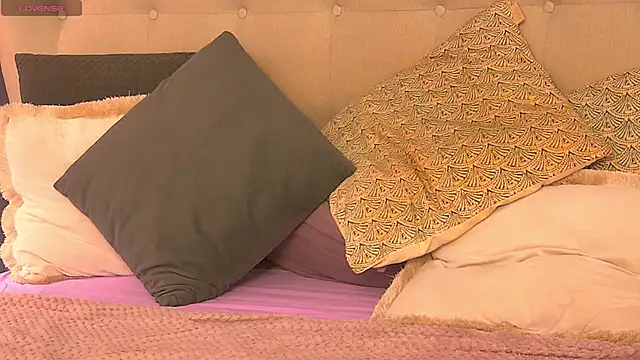 Snapshot of SeniGrandee chatting on 13, 5, 2026 SeniGrandee online show from 13, 5, 2026
