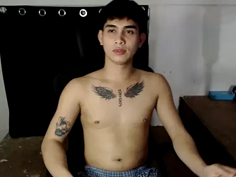 Snapshot of DecentGUy04 chatting on 19, 11, 2025 DecentGUy04 online show from 19, 11, 2025