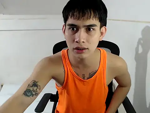 Snapshot of DecentGUy04 chatting on 21, 11, 2025 DecentGUy04 online show from 21, 11, 2025