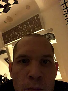 Snapshot of Spielzeugtwink chatting on 19, 11, 2025 Spielzeugtwink online show from 19, 11, 2025