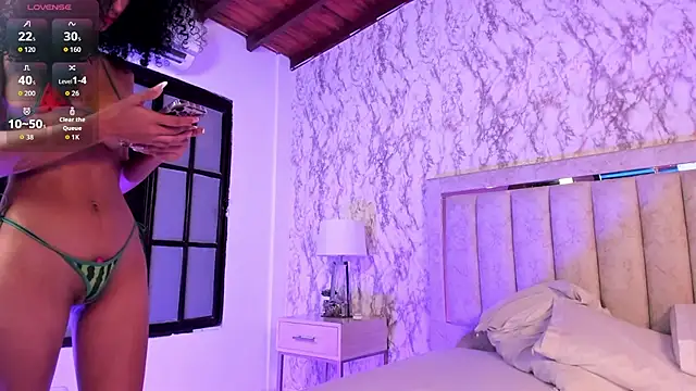 Valeskaa  online show from 2, 12, 2025