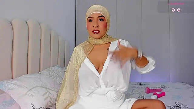 Snapshot of Amira-Zahra chatting on 2, 2, 2026 Amira-Zahra online show from 2, 2, 2026