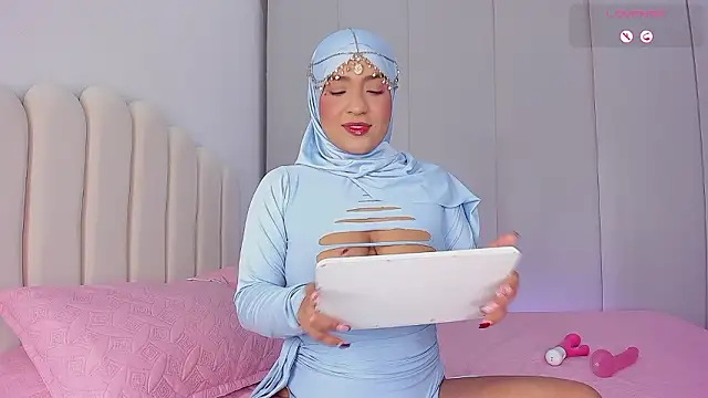 Snapshot of Amira-Zahra chatting on 28, 2, 2026 Amira-Zahra online show from 28, 2, 2026