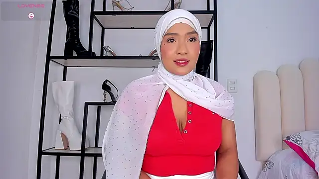 Snapshot of Amira-Zahra chatting on 24, 7, 2026 Amira-Zahra online show from 24, 7, 2026