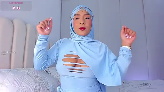 Snapshot of Amira-Zahra chatting on 3, 8, 2026 Amira-Zahra online show from 3, 8, 2026