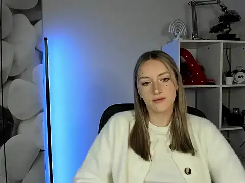 EvelynBlond online show from 24, 11, 2025