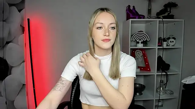 EvelynBlond online show from 13, 2, 2026