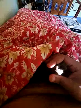 Snapshot of thedesiguy chatting on 28, 11, 2025 thedesiguy online show from 28, 11, 2025