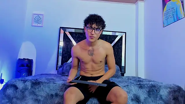 eliasferragamo online show from 27, 11, 2025