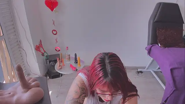 Snapshot of Charlotte1Demony chatting on 28, 11, 2025 Charlotte1Demony online show from 28, 11, 2025