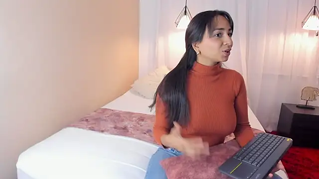 MiaRosy ValentinoRussel online show from 27, 11, 2025