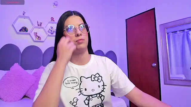 lunagomez24 online show from 15, 1, 2026