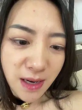 Snapshot of Jinmi125216 chatting on 4, 12, 2025 Jinmi125216 online show from 4, 12, 2025