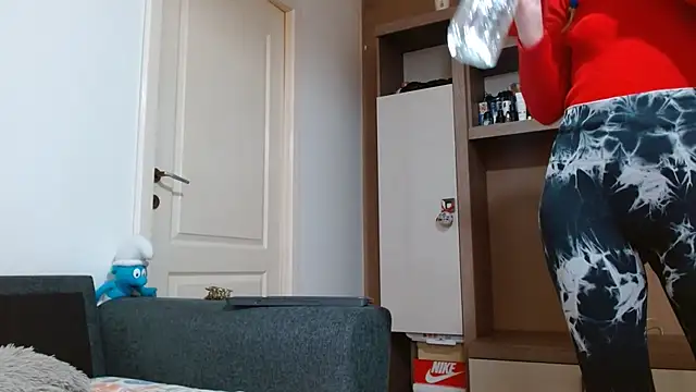 Snapshot of Erii18 chatting on 1, 4, 2026 Erii18 online show from 1, 4, 2026