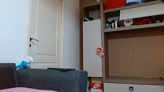 Snapshot of Erii18 chatting on 12, 4, 2026 Erii18 online show from 12, 4, 2026