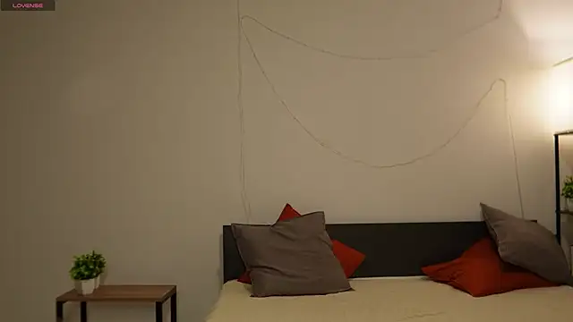 Angelic Lynn online show from 1, 12, 2025