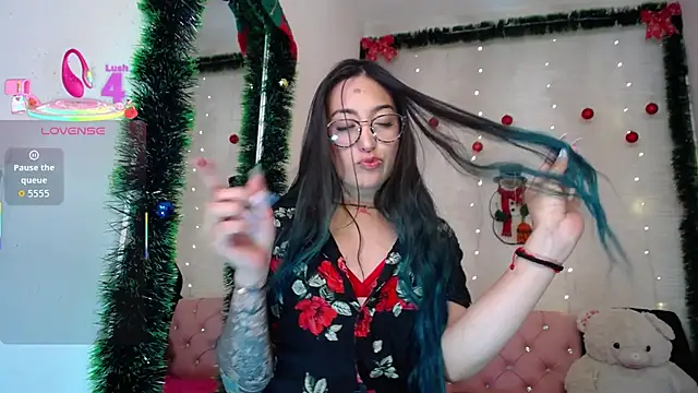 LunaAponte online show from 16, 12, 2025