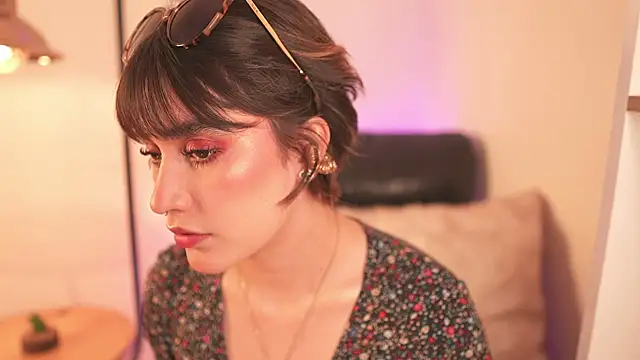 Mackenzie Lia online show from 8, 1, 2026