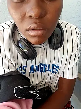 VirginPrincess06 online show from 20, 12, 2025