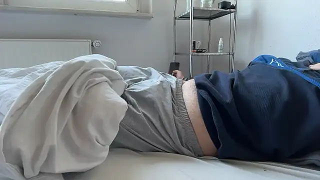 Snapshot of lou_is chatting on 23, 11, 2025 lou is online show from 23, 11, 2025