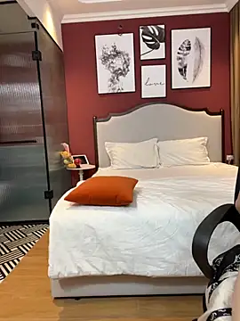 Queen-of-Love online show from 27, 11, 2025