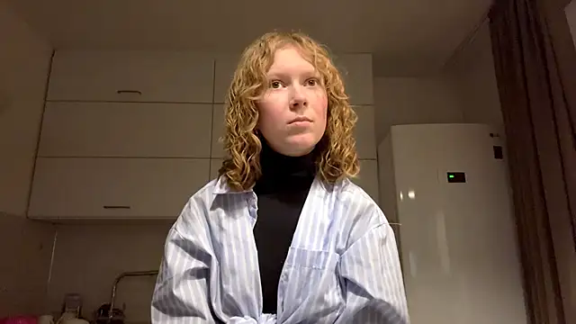 Snapshot of ElfriedaZwack chatting on 28, 11, 2025 ElfriedaZwack online show from 28, 11, 2025