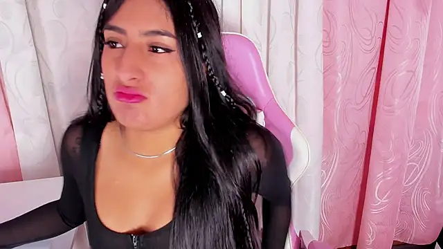 Sara cloudy2 online show from 24, 11, 2025