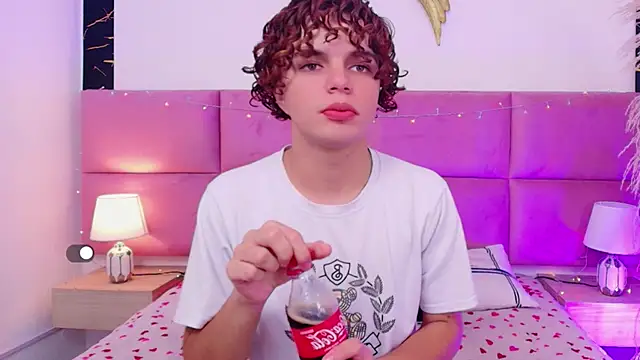 Skyee angel online show from 21, 12, 2025