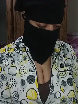 Honeygirl100 online show from 13, 1, 2026