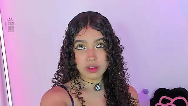 EloiseSweetxx online show from 1, 4, 2026